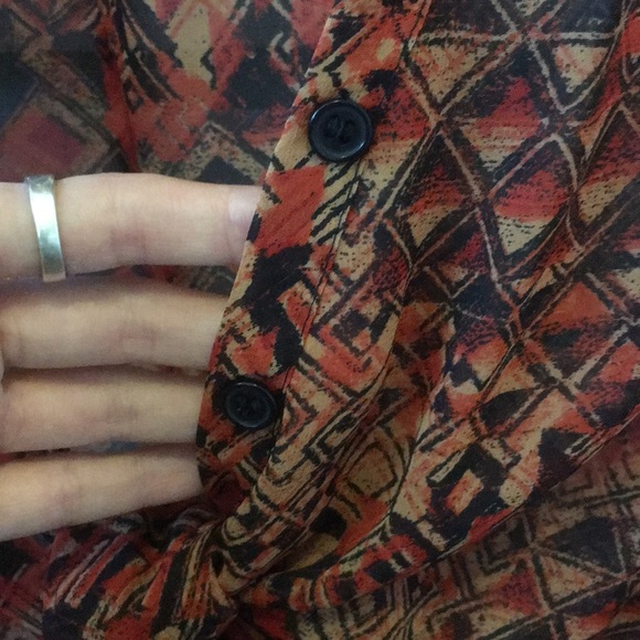 Abstract pattern sheer tie top - Picture 8 of 8